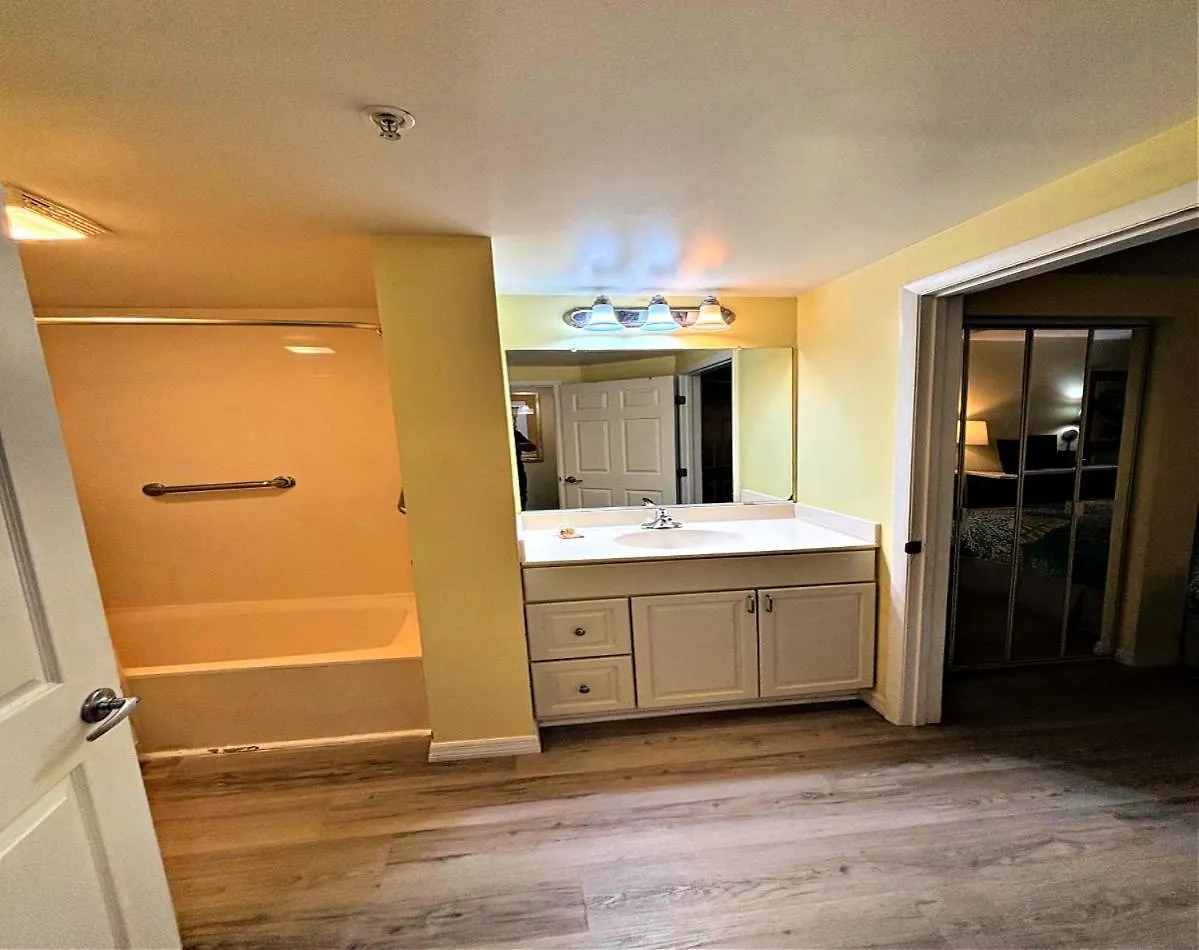 Apartment Vacation In Comfort And Luxury 1Br Oceanfront -Wyndham Ocean Walk 703 Daytona Beach
