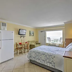 Apartment Daytona With Oceanfront Balcony And Pool!